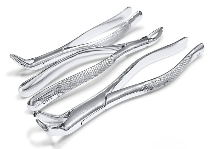 https://surgiqueen.com/wp-content/uploads/2024/02/Exetracting-Forceps.jpg